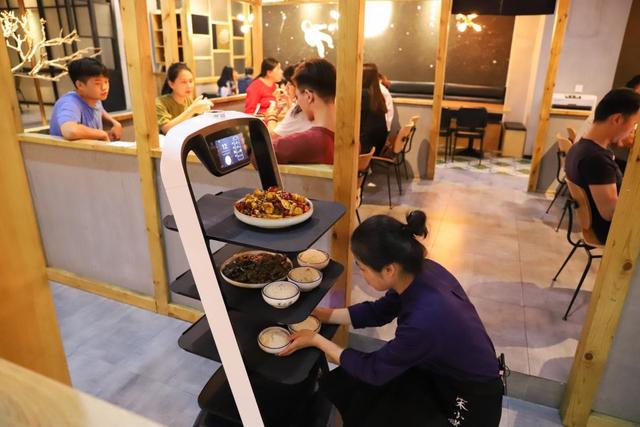 避开“伪需求”陷阱，普渡科技发掘餐饮机器人市场刚需