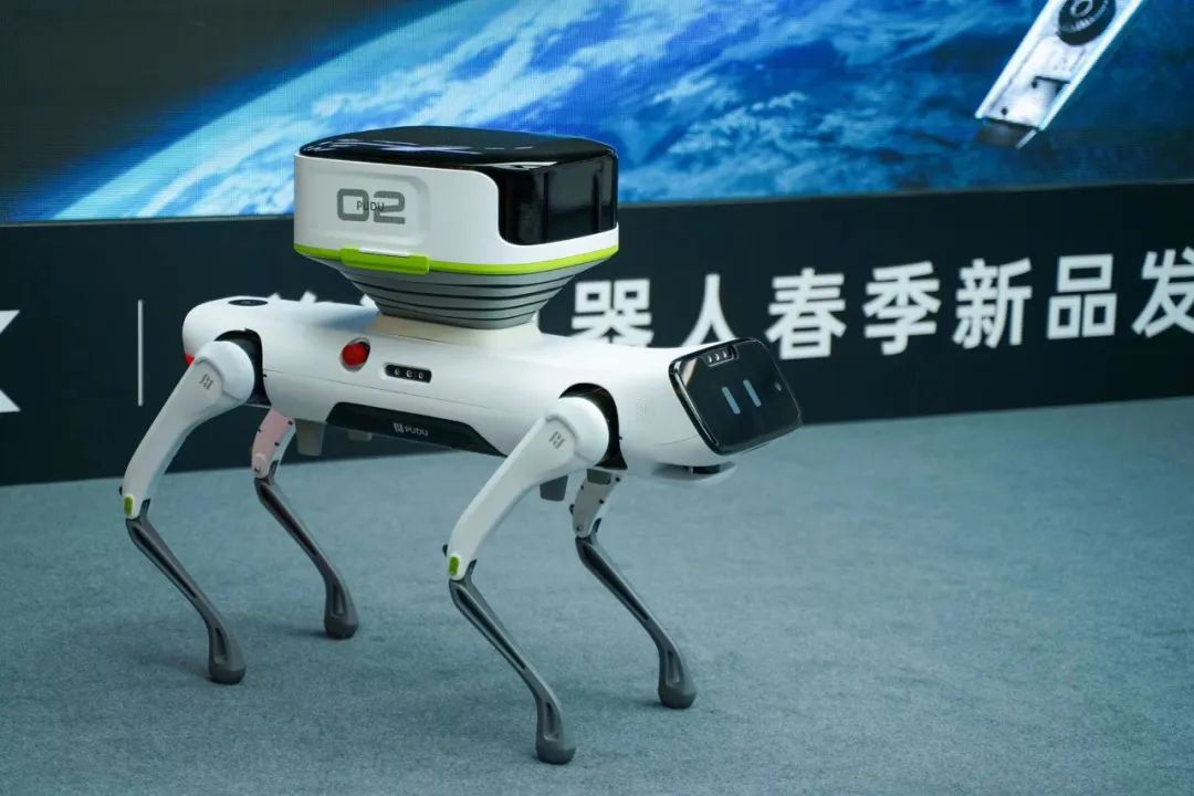 普渡科技发布四足配送机器人D1，攻克复杂地面配送难题